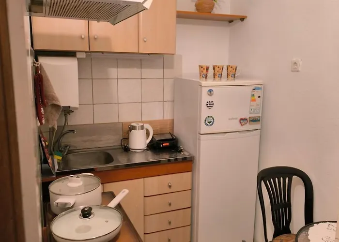 Sweet Metro Venizelou Apartament