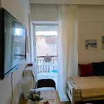 Sweet Metro Venizelou Apartment